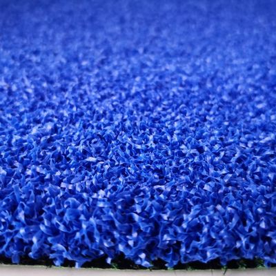 Densité PE Couleur bleue gazon artificiel extérieur pour le terrain de tennis
