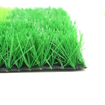 10500 points/m2 Densité Herbe synthétique verte personnalisée pour le terrain de football