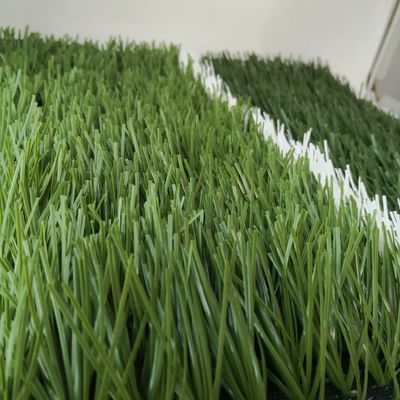 Monofilament PE - gazon de terrain de football extérieur à haute densité avec un taux de couture de 16/10 cm