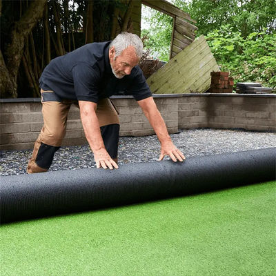 Rouleau de tapis en gazon synthétique de 40 mm vert rouge noir bleu blanc pour la décoration de jardin