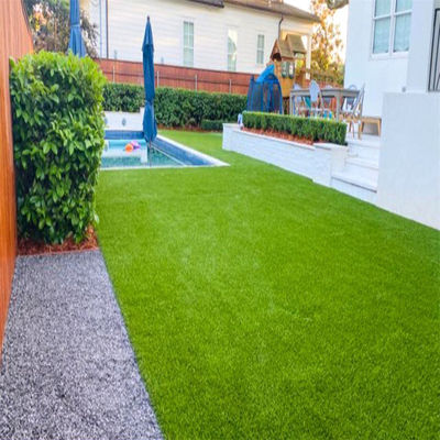 Rouleau de tapis en gazon synthétique de 40 mm vert rouge noir bleu blanc pour la décoration de jardin