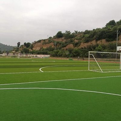 20 points de suture/m Taux de suture 55 mm Gazon artificiel pour terrain de football Herbe synthétique