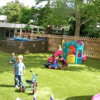 Hauteur de pile de 25 mm, largeur de 3/8 de pouce, pelouse artificielle, parfaite pour les enfants.