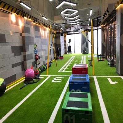 EN14904 Plancher sportif certifié en pelouse artificielle de densité 52500