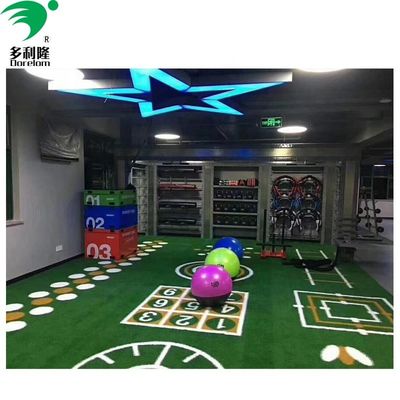 4m*25m Bleu Vert Noir Rouge Résistant aux UV Parquet de salle de sport Gazon artificiel pour traîneau à roulettes