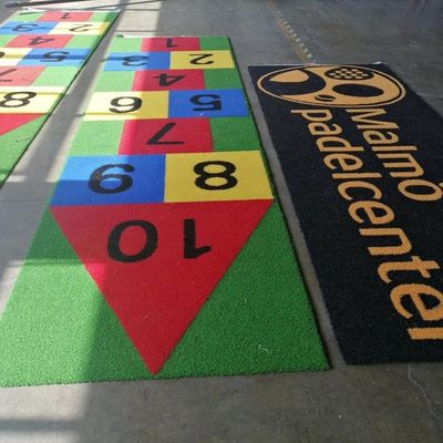 PE PP Support Logo d'herbe artificielle motif de couleur de gazon synthétique tapis de football mini