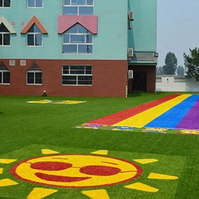 PE PP Support Logo d'herbe artificielle motif de couleur de gazon synthétique tapis de football mini